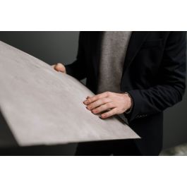 Feinsteinzeug für die Fassade: Wann Keramikplatten Stein ersetzen